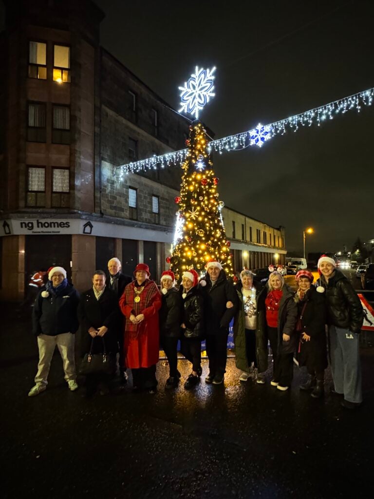 Possilpark Christmas Tree and Community (image provided by Positive Possil)